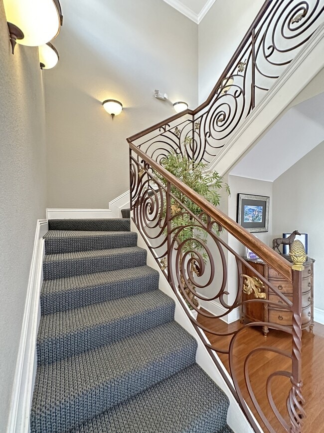 Building Photo - 152 SW Peacock Blvd