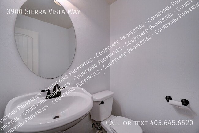 Building Photo - 3900 Sierra Vista Way