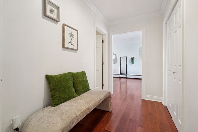 Building Photo - 205 Shearwater Ct W