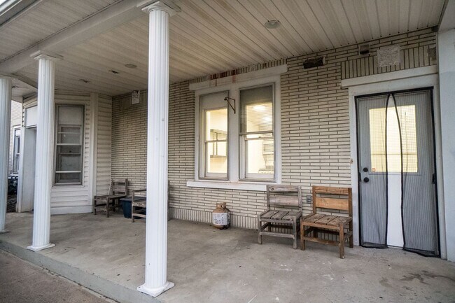 Building Photo - 137-139 Main St