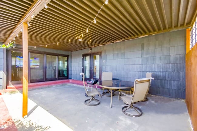 Building Photo - 5551 Churchward St