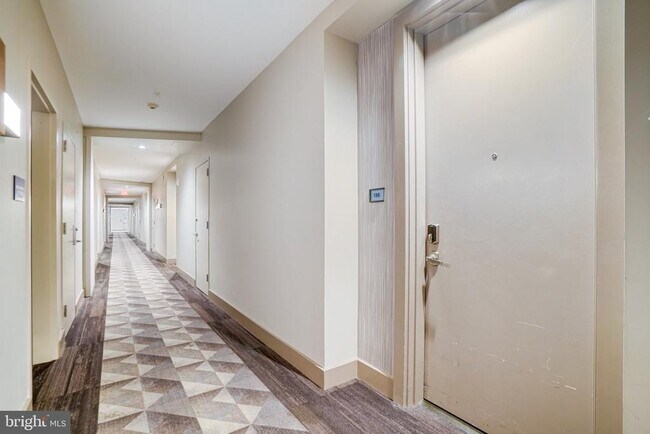 Building Photo - 145 Riverhaven Dr