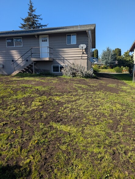 Building Photo - 10515 NE 8th St