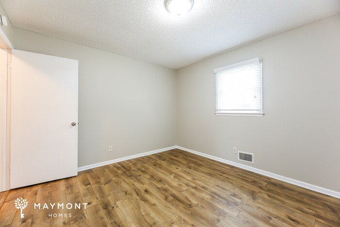 Building Photo - 151 Twin Creek Dr