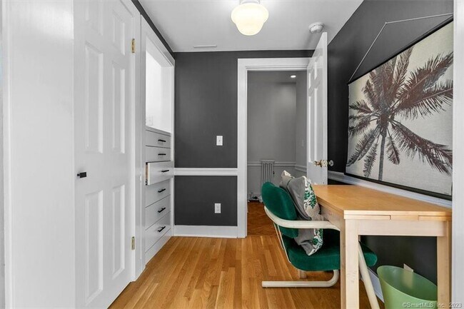 Building Photo - 20 Academy St