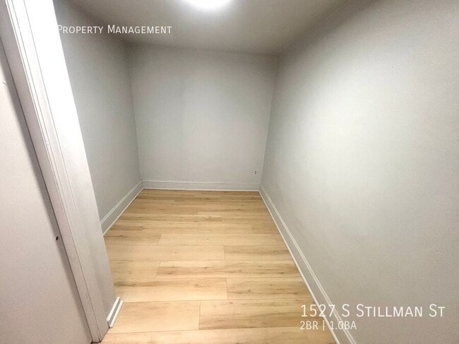 Building Photo - 1527 S Stillman St