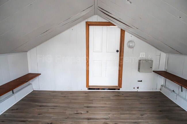 Building Photo - 525 Sewanee St