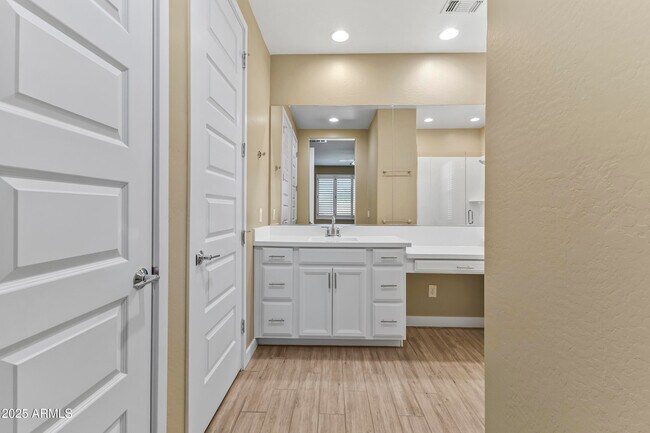 Building Photo - 2603 S Barks Canyon Trail