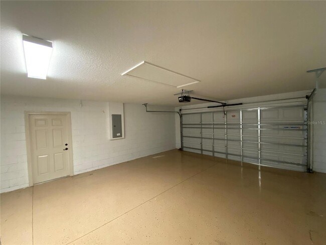 Building Photo - 16618 SW 31st Cir