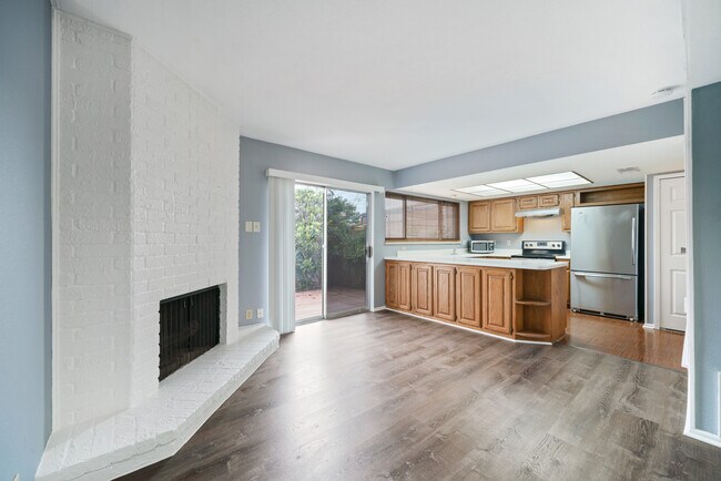 Building Photo - 10958 Crown Pk Ln