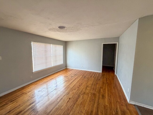 Building Photo - 32 Twining Dr