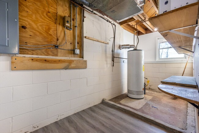 Building Photo - 11580 Highland Park