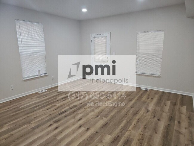 Building Photo - 2828 N Park Ave