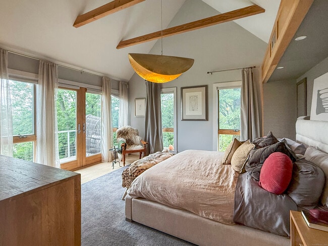 Building Photo - 52 Shorehaven Rd