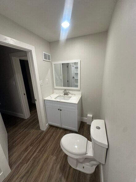Building Photo - B8 Alpine Ct