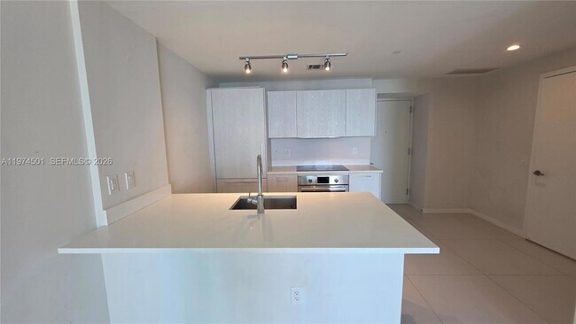 Building Photo - 501 NE 31st St