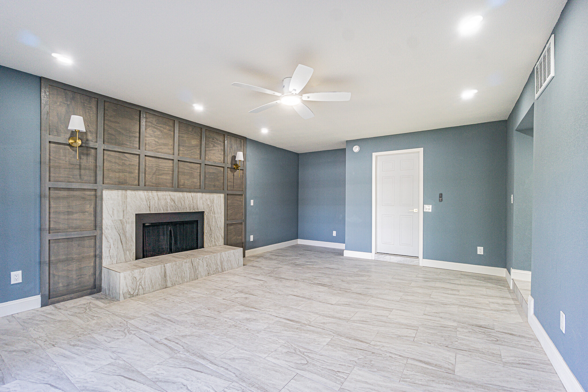 Building Photo - 6370 Conniewood Sq
