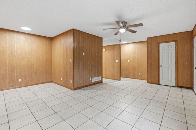 Building Photo - 111 Commercial