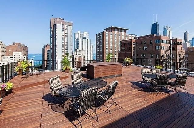 Building Photo - 1339 N Dearborn St