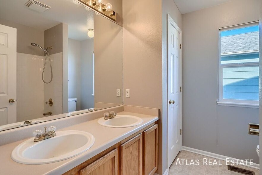 Building Photo - 6870 Big Timber Dr