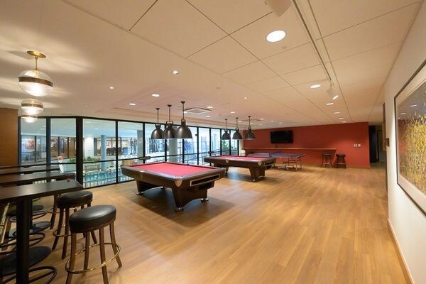 Building Photo - 5901 Mount Eagle Dr