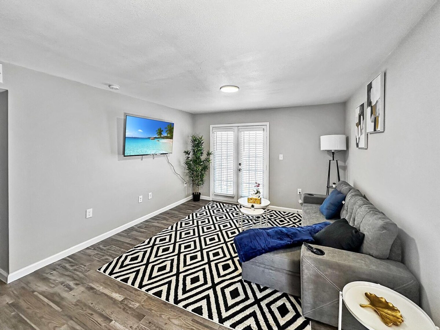 Building Photo - 16951 Addison Rd