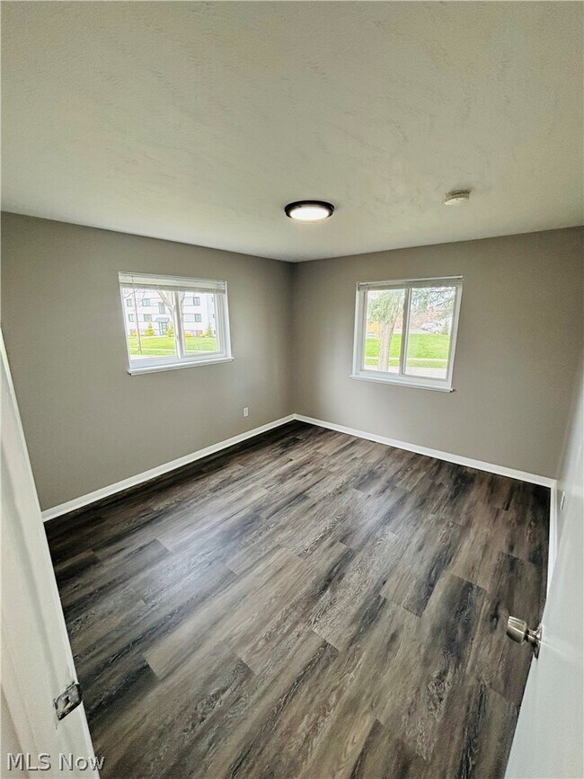 Building Photo - 21045 Southbend Cir