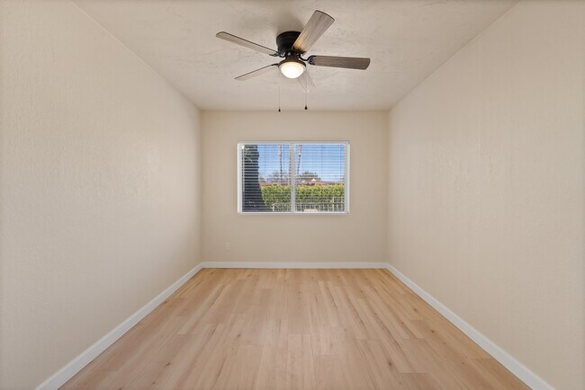 Building Photo - 280 S Atlanta Dr