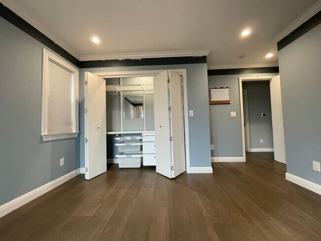 Building Photo - 619 Santa Florita Ave