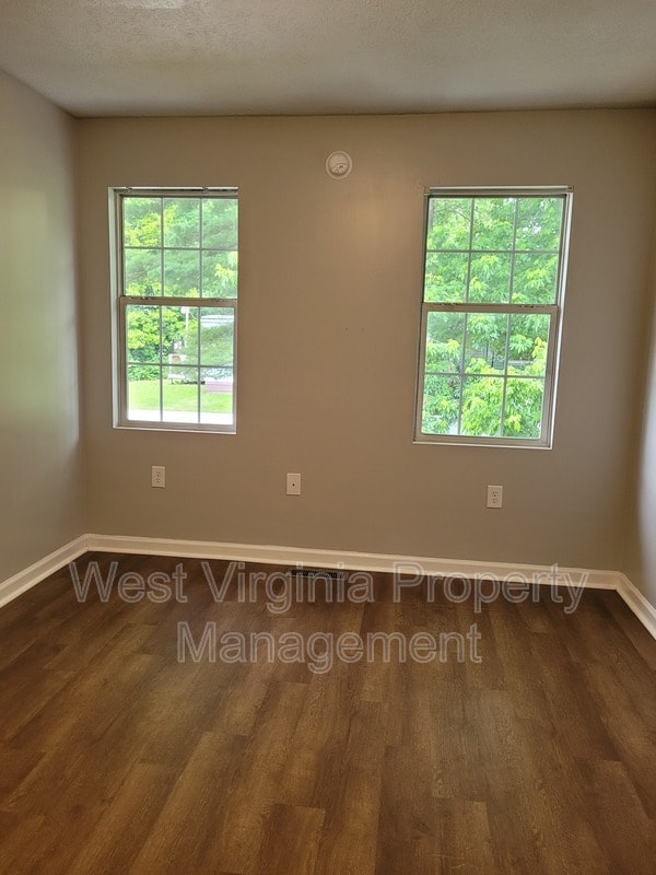 Building Photo - 3751 Summerlee Rd