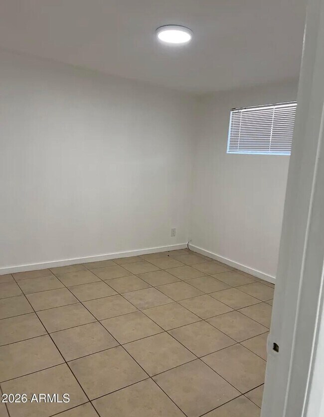 Building Photo - 604 S Bellview