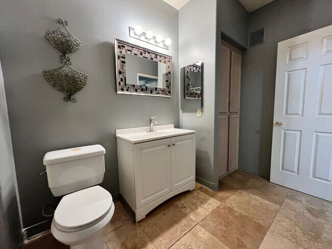 Building Photo - 2615 W Gary Ave