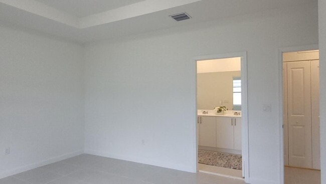 Building Photo - 16105 SW 149th Ave