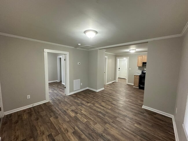 Building Photo - 416 Airline Ext