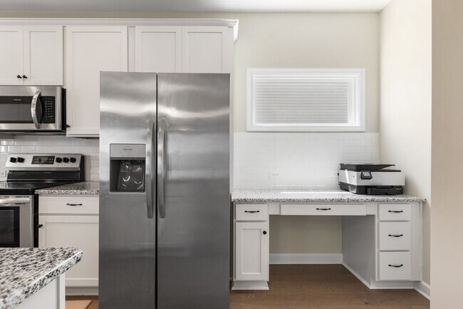 Building Photo - Elegant Home in Oyster Landing