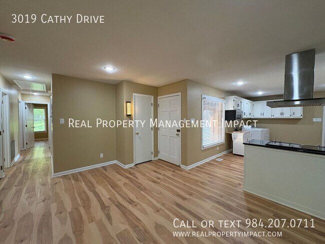 Building Photo - 3019 Cathy Dr