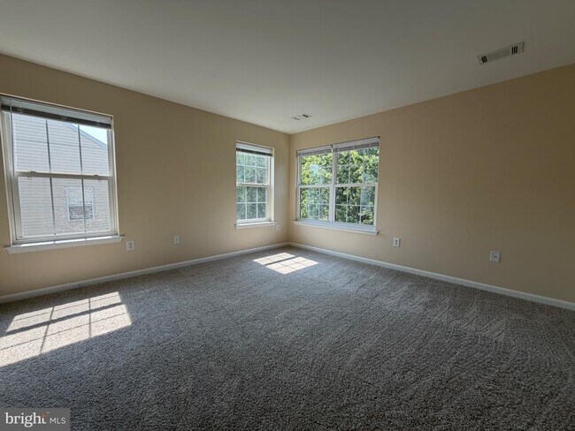 Building Photo - 359 Snyder Ln