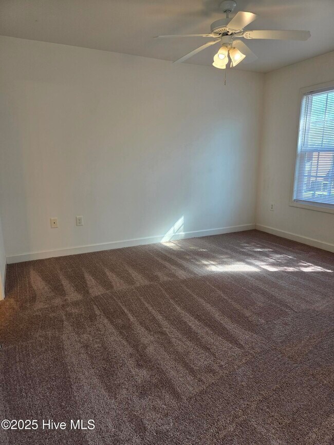 Building Photo - 207 Durango Pl