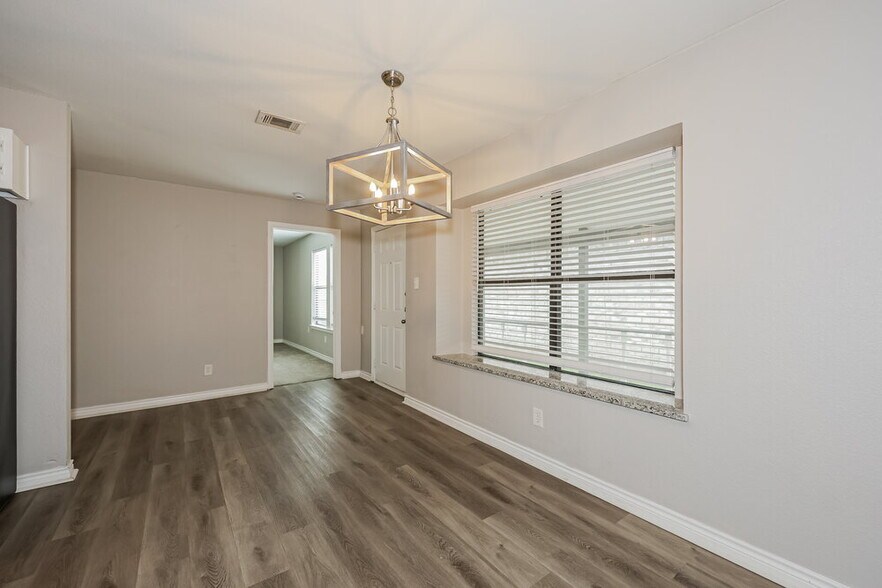 Building Photo - 522 Chancellorsville Dr