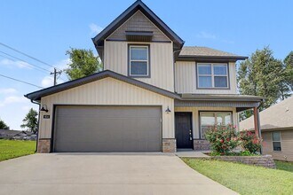 Building Photo - Awesome home with great location in Rogers