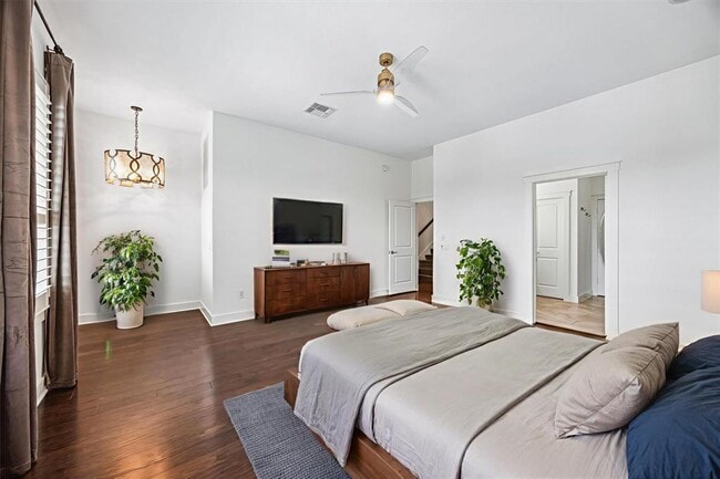 Building Photo - 2520 Bluebonnet Ln