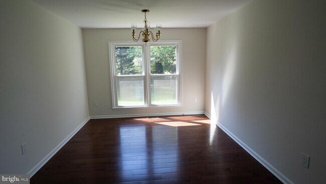 Building Photo - 10854 Monticello Ct