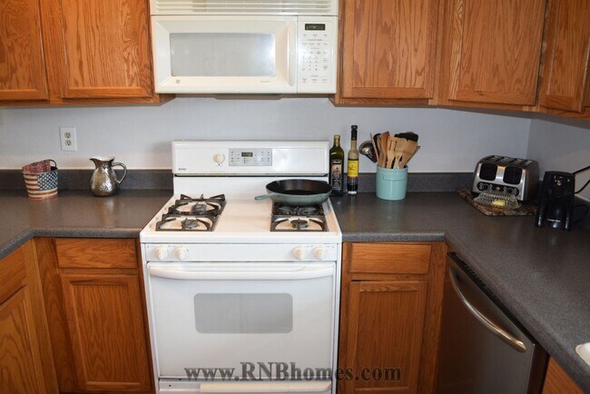 Building Photo - 5578 Coronado Way