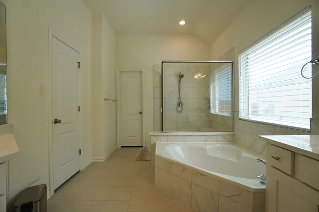 Building Photo - 208 Monteforte Rd