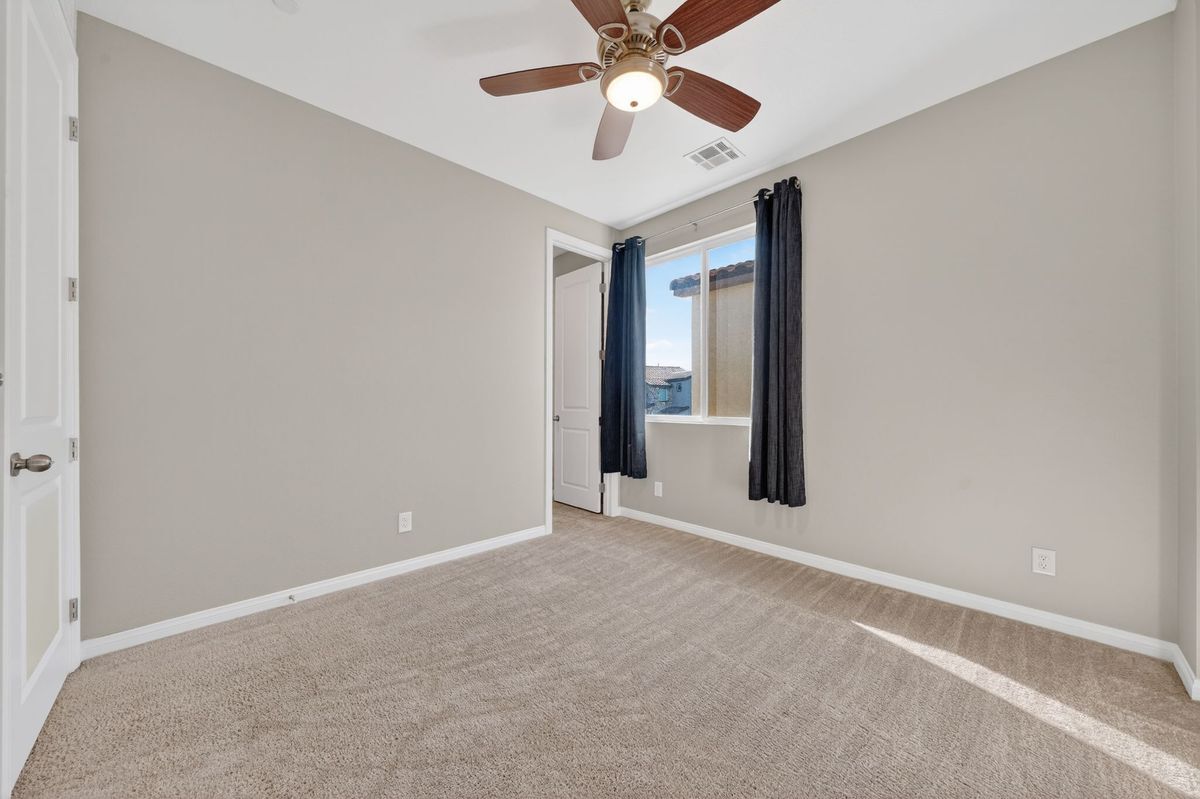 Building Photo - 8909 Wallner St