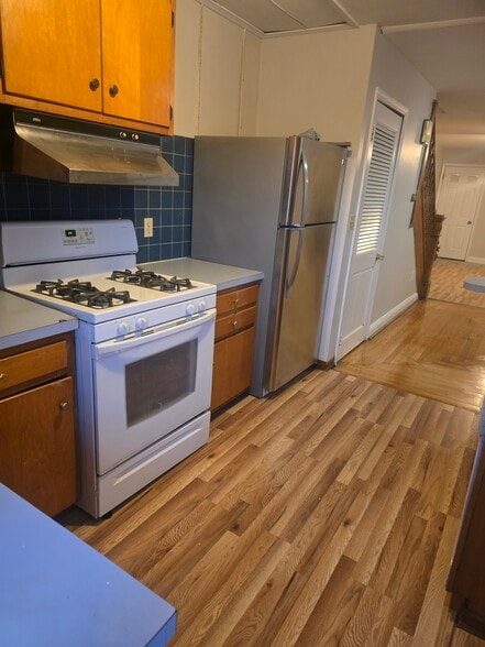 Primary Photo - 521 W Greenleaf St