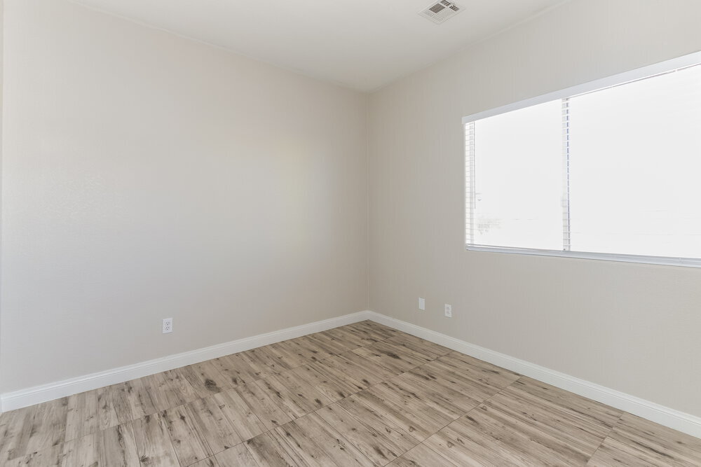 Building Photo - 5402 Royal Yacht Way
