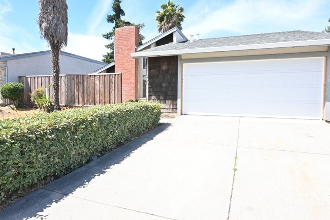 Primary Photo - 1227 Spokane Dr