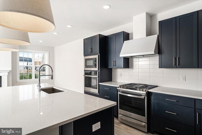 Building Photo - 4403 Thompson Dr