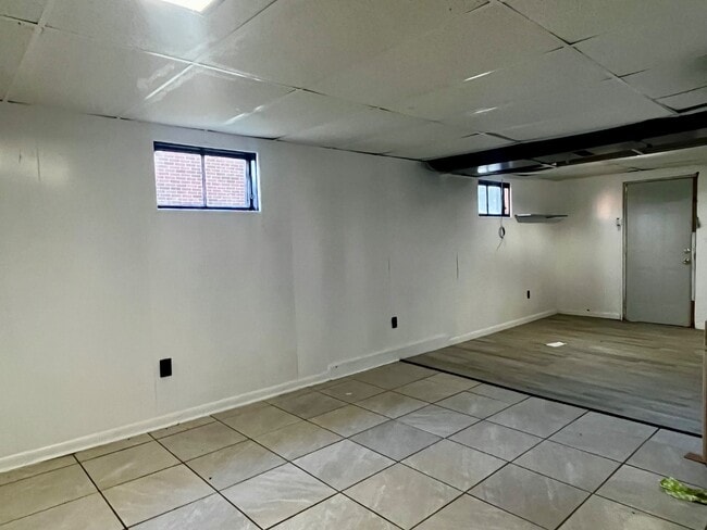 Building Photo - 820 Whitney Ave NW